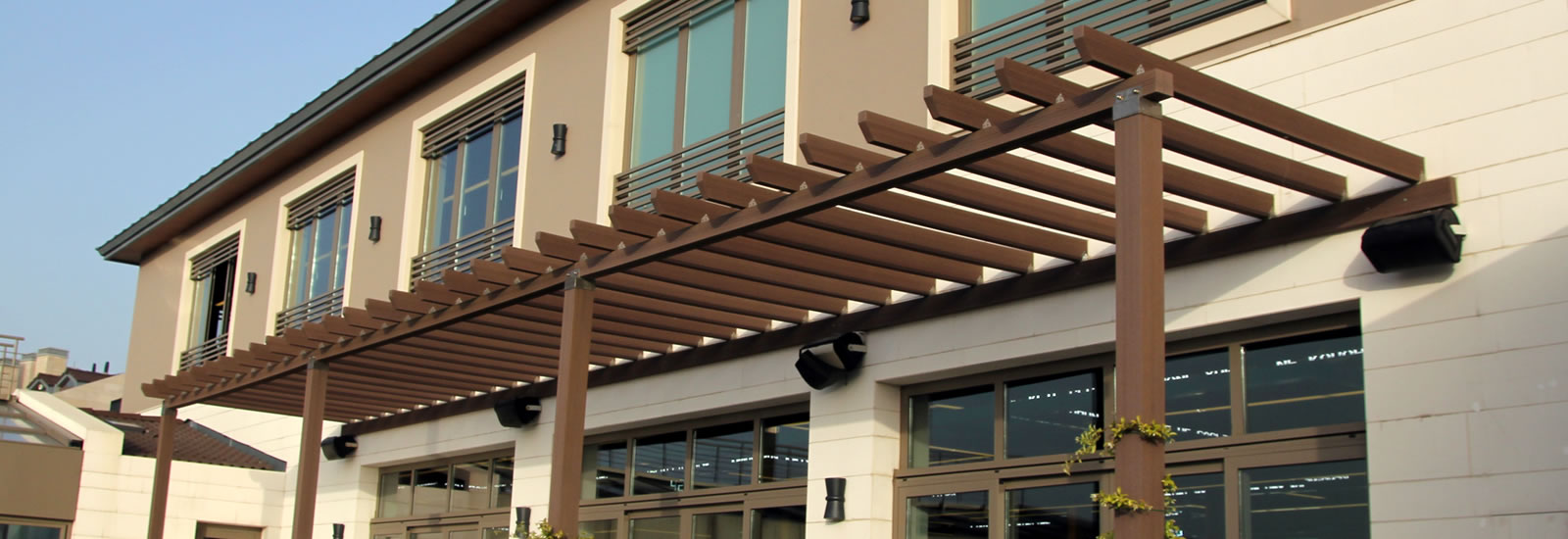 Ahşap Kompozit Pergola